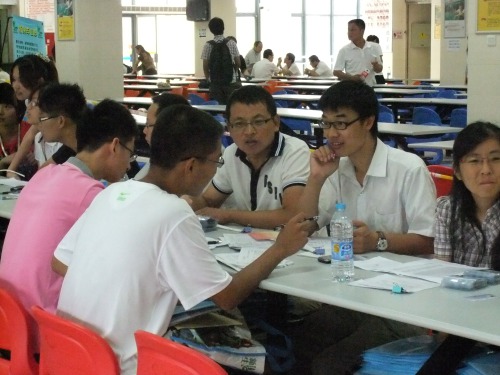 成人抖音
新生报到现场