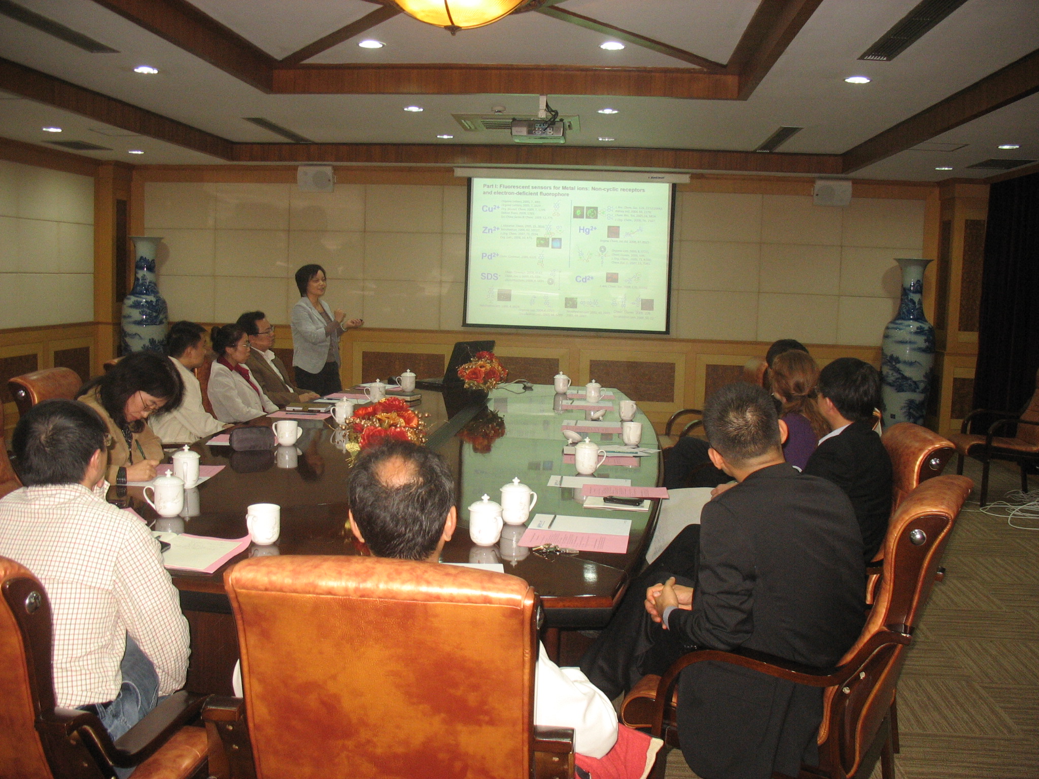 成人抖音
常务副院长徐玉芳教授介绍科研工作